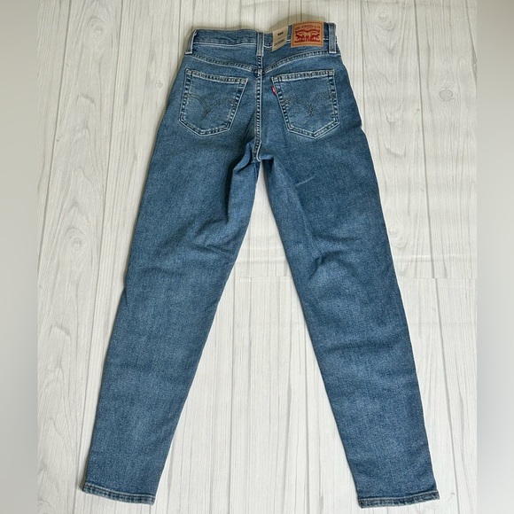 Levi's High Waisted Mom Jeans Women's Size 25x29 Distressed Denim Blue Jeans NWT - Picture 3 of 9